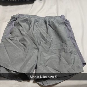 Men’s gray Nike shorts, size small